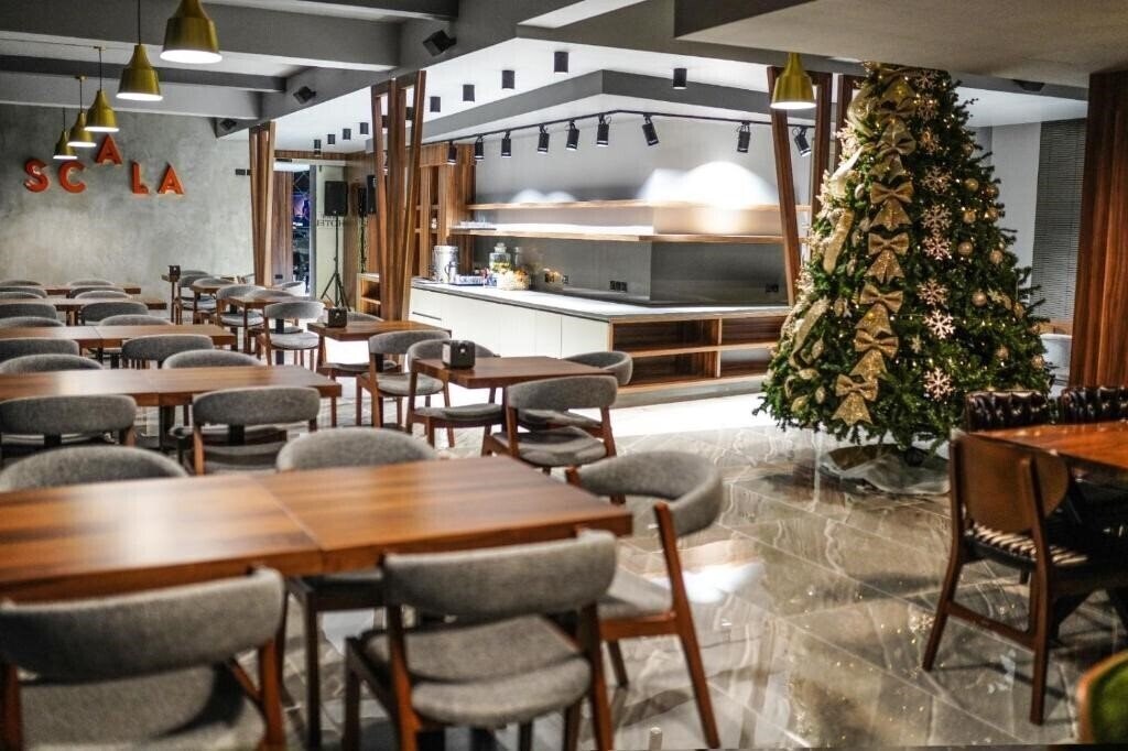 Вид Sky Roof Hotel 3*