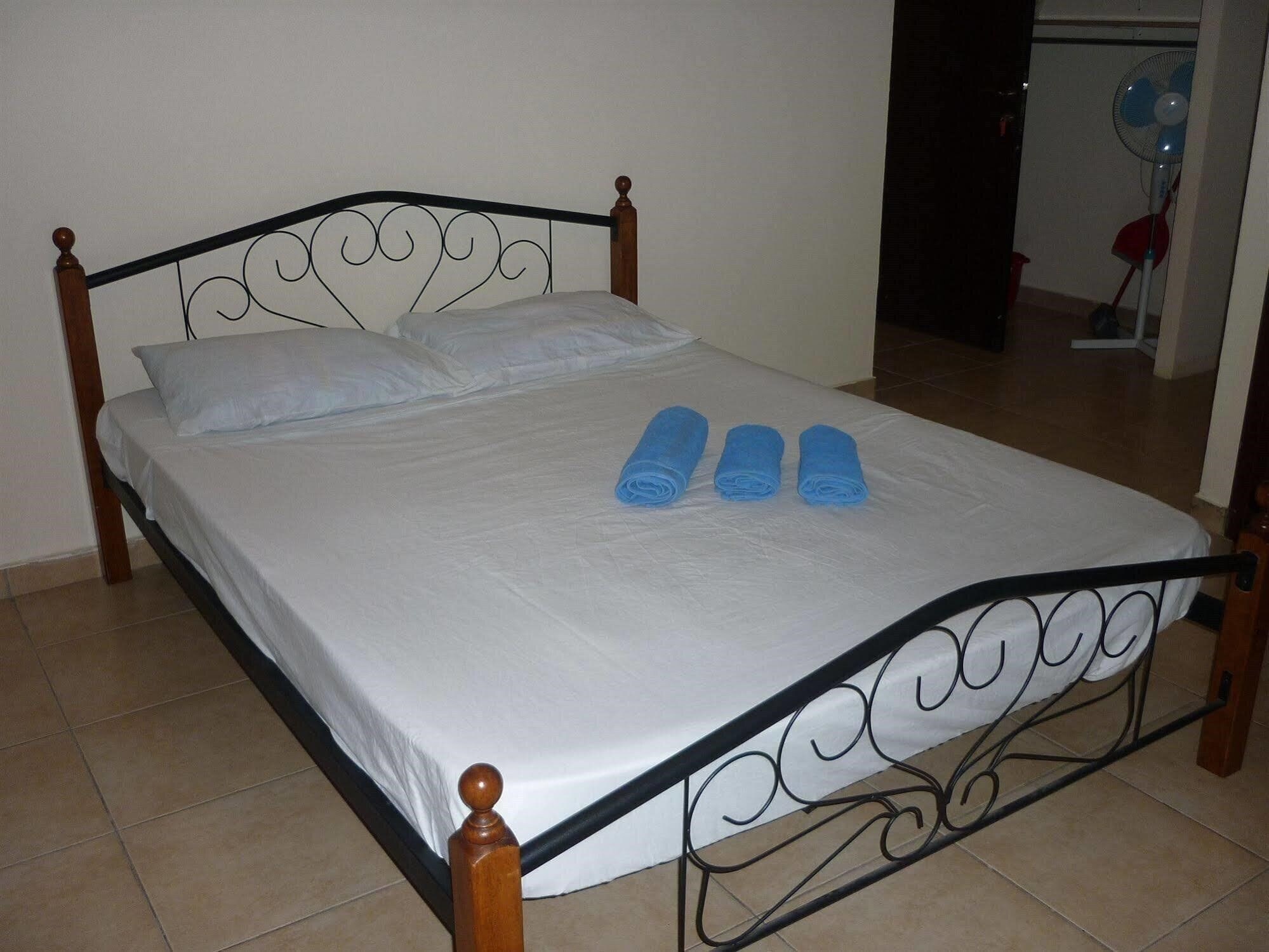 Готель Tseri Budget Residences 3*