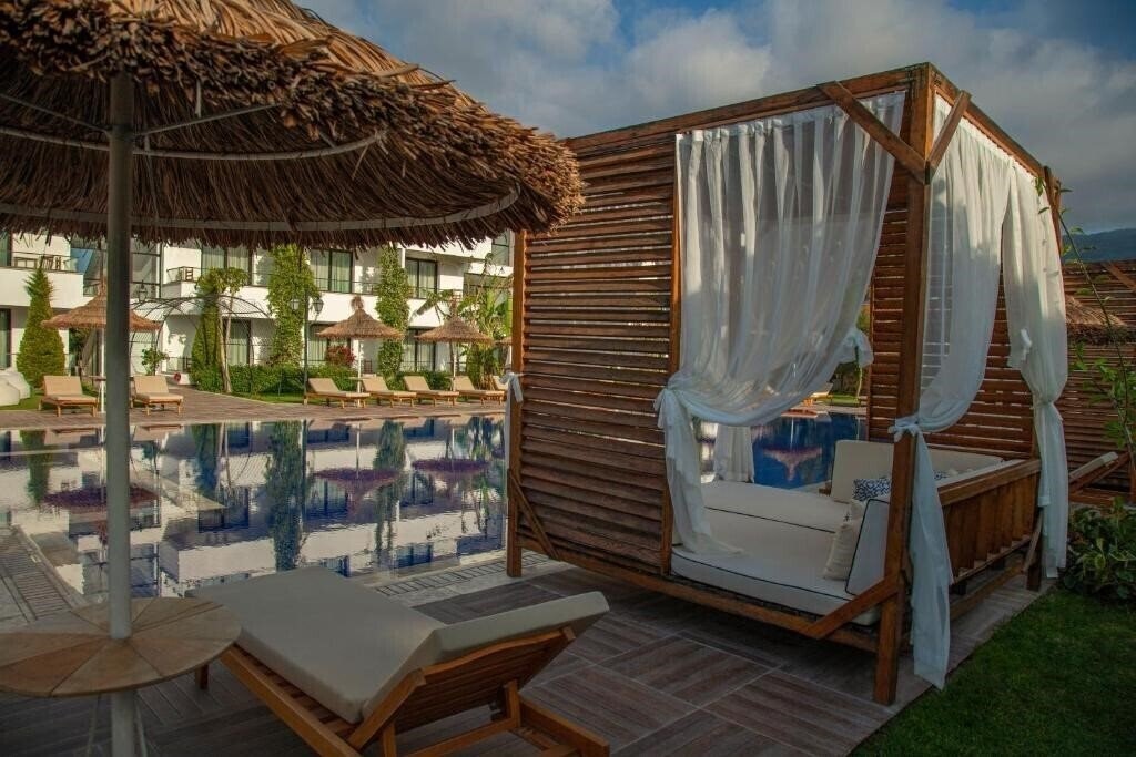 Територія Palmonte Suites Hotel 3*