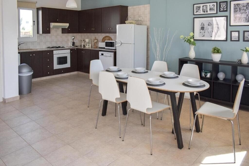 Панорама Villa Ariana 4*