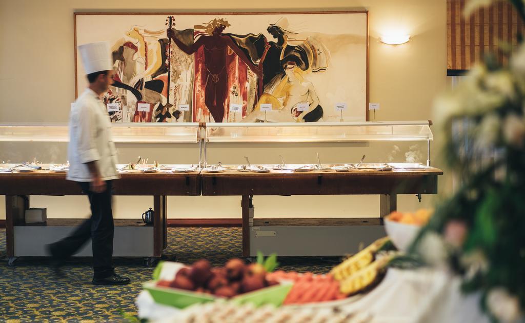 Территория Aloe Hotel 4*