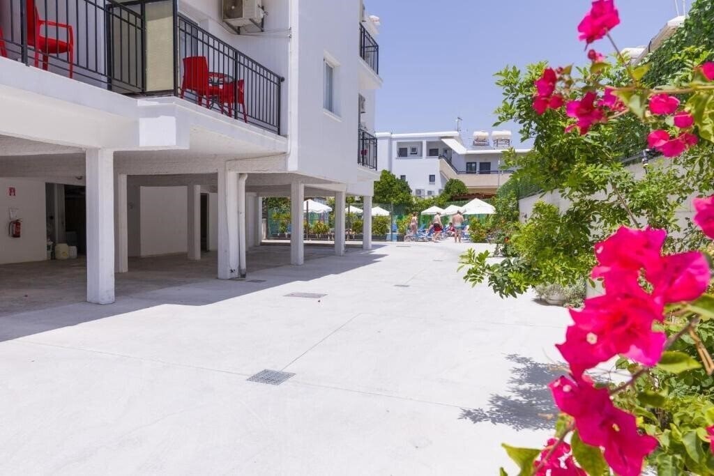 Территория Alecos Hotel Apts 3*