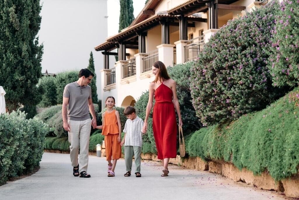 Территория Atlantica Aphrodite Hills Hotel 5*