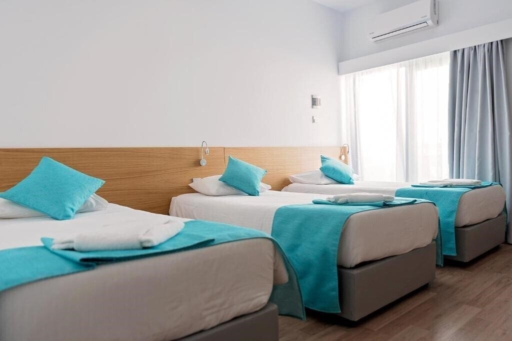 Територія Pyramos Hotel 2*