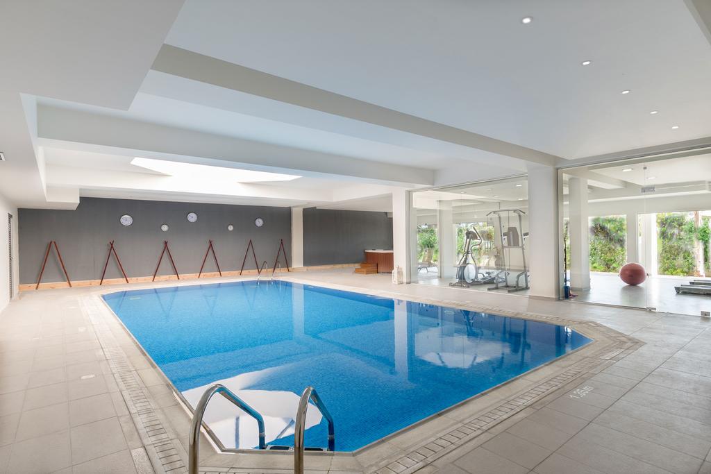 Апартаменти Royal Blue Hotel & Spa Paphos 4*