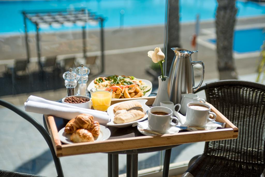 Панорама Royal Blue Hotel & Spa Paphos 4*