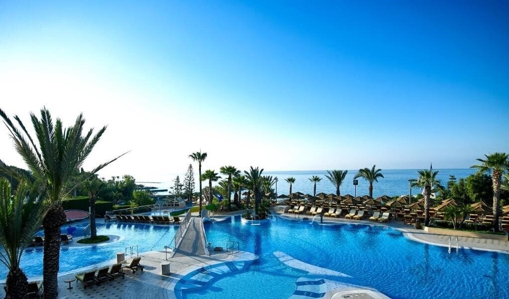 Готель Four Seasons Hotel Cyprus 5*