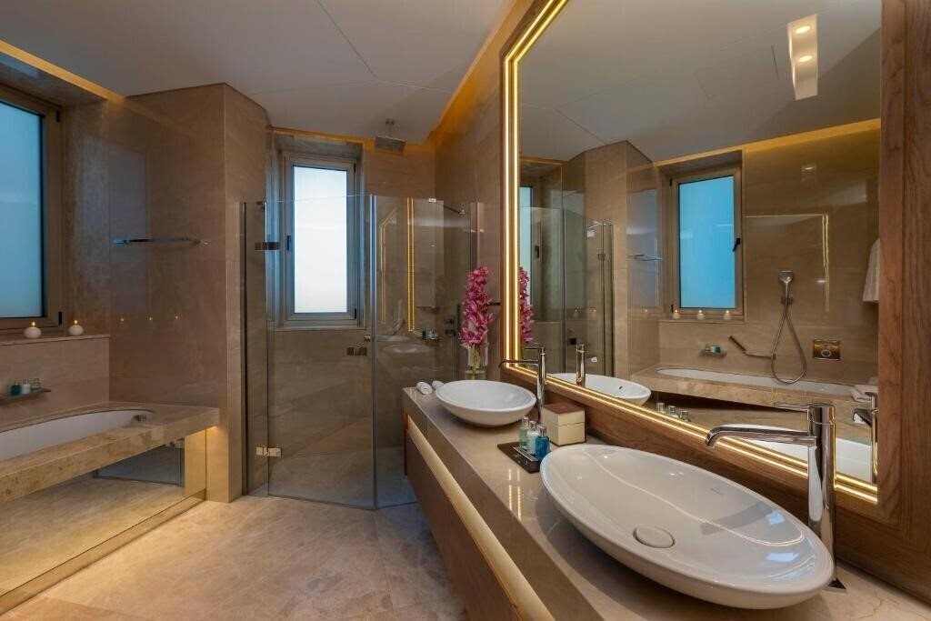 Територія Four Seasons Hotel Cyprus 5*