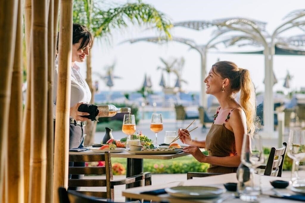 Территория Ivi Mare by Louis Hotels 5*