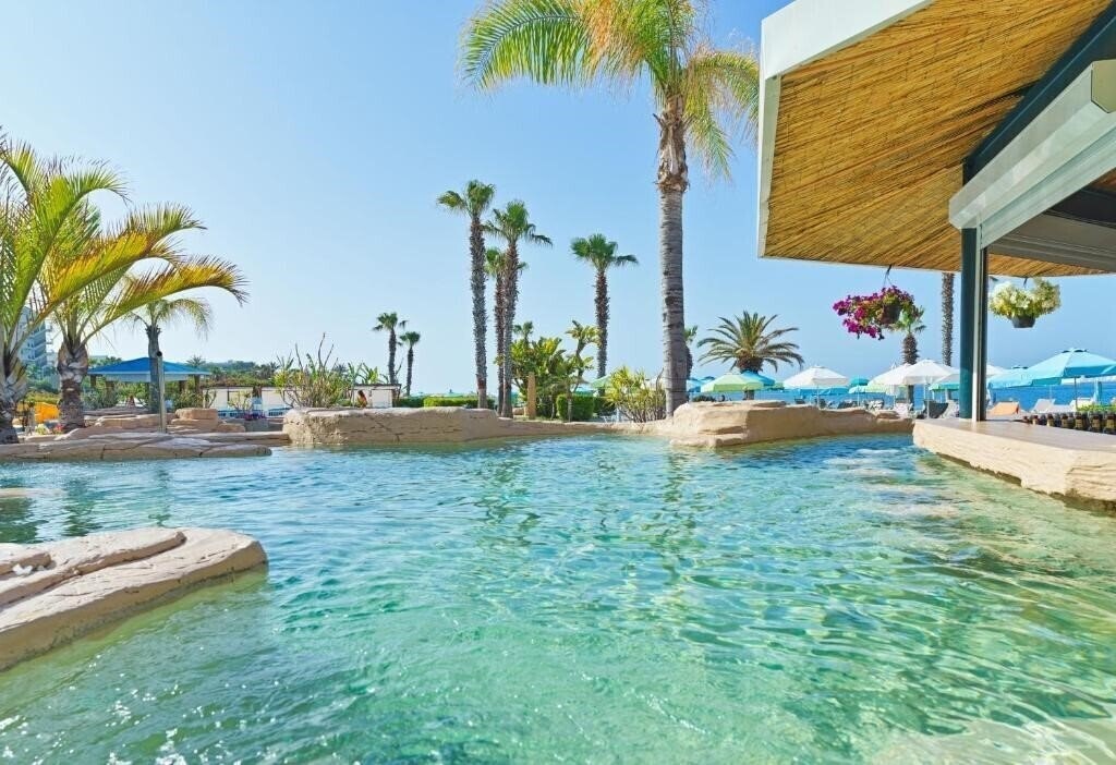 Вид Leonardo Cypria Bay 4*