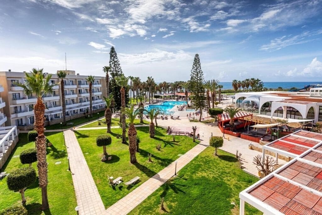 Зображення Louis Phaethon Beach 4*