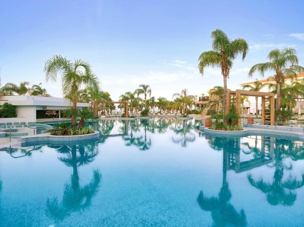Вид Olympic Lagoon Resort Paphos 5*