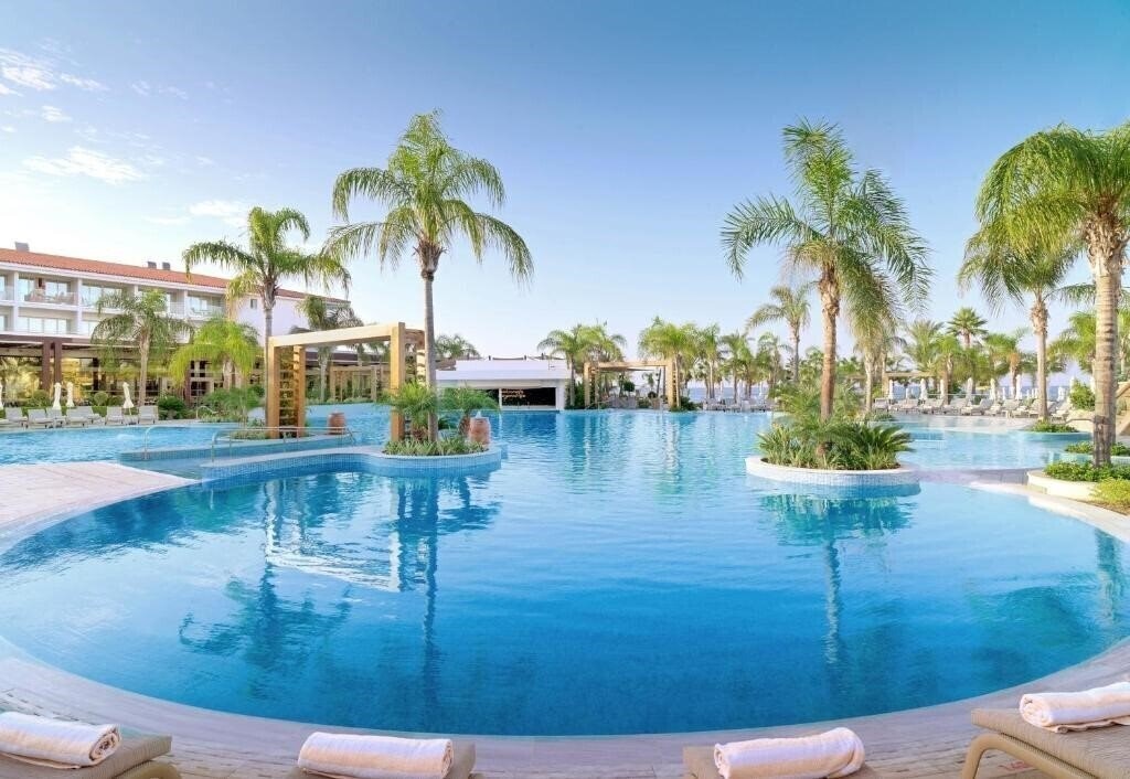 Панорама Olympic Lagoon Resort Paphos 5*