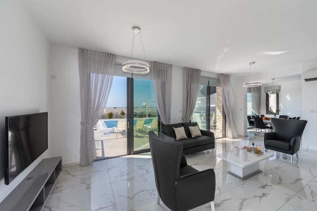 Вид Villa Andromeda Sea Caves 4*