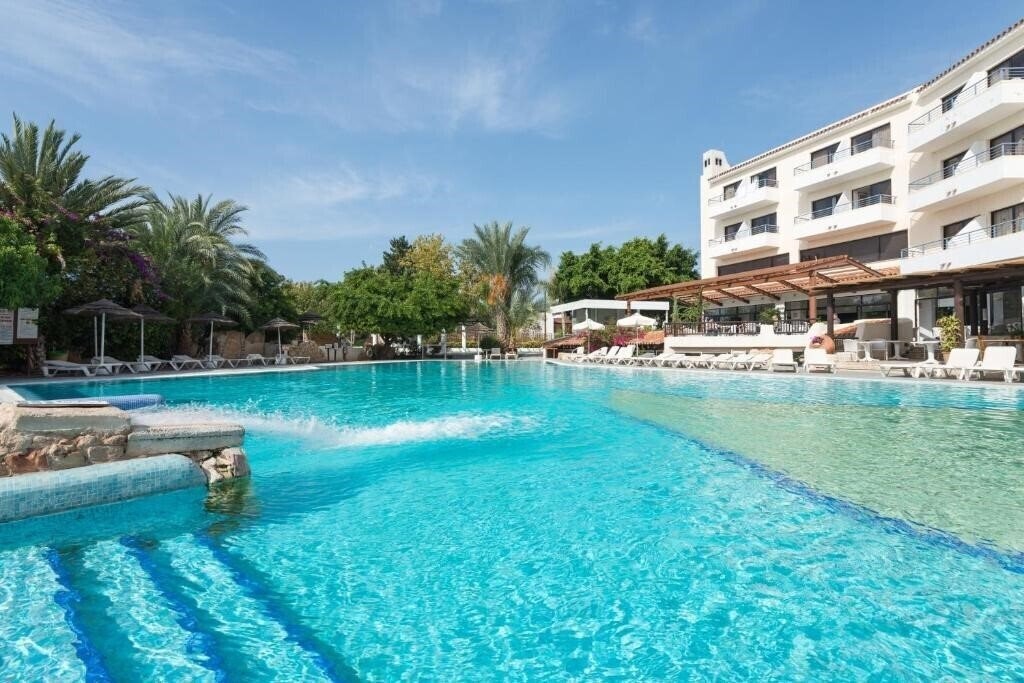 Готель Paphos Gardens Holiday Resort 3*
