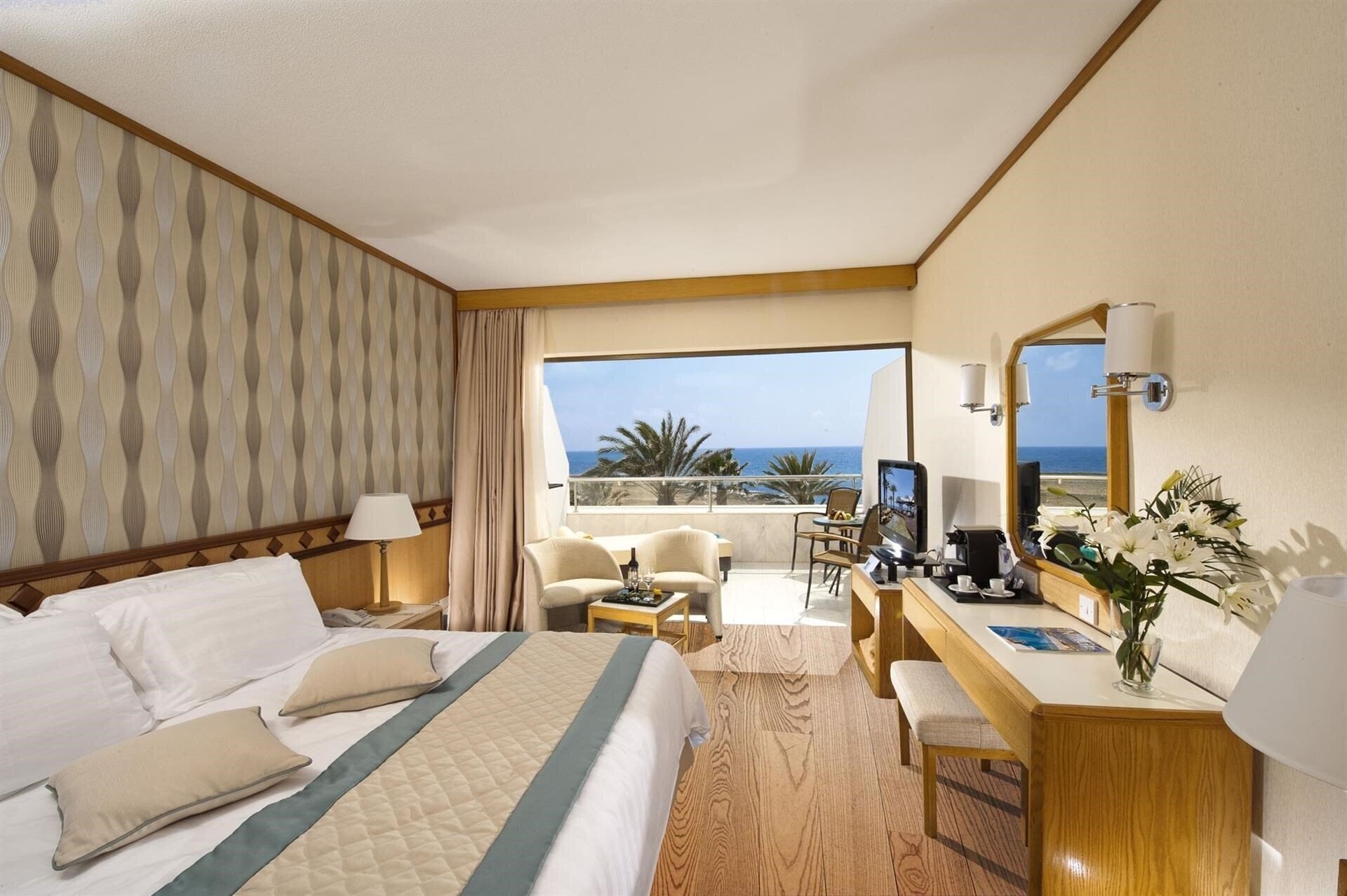 Вид Constantinou Bros Pioneer Beach Hotel 4*