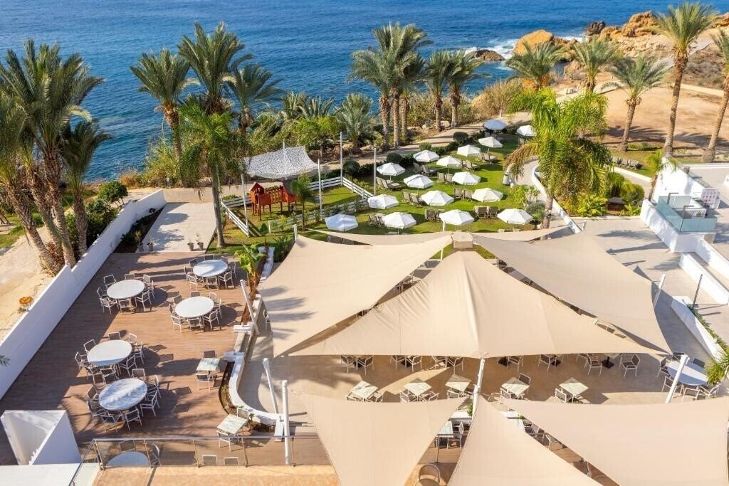 Территория Queens Bay 3*