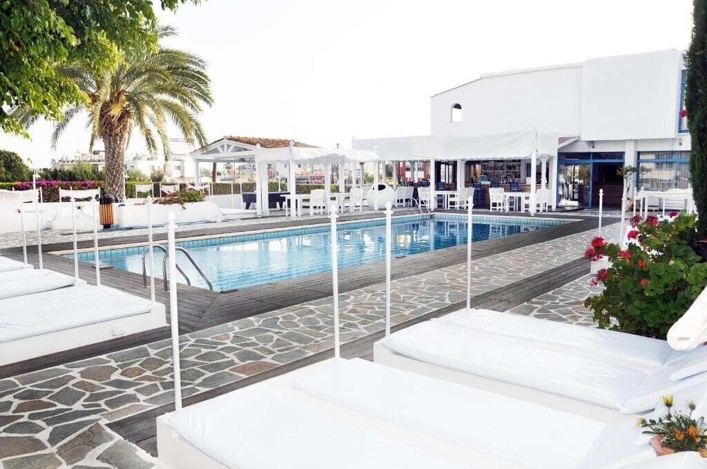 Территория Tasmaria Hotel Apartments 3*