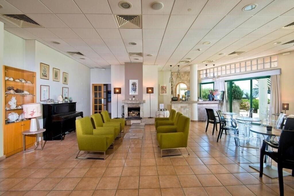 Вид Natura Beach Hotel and Villas 3*