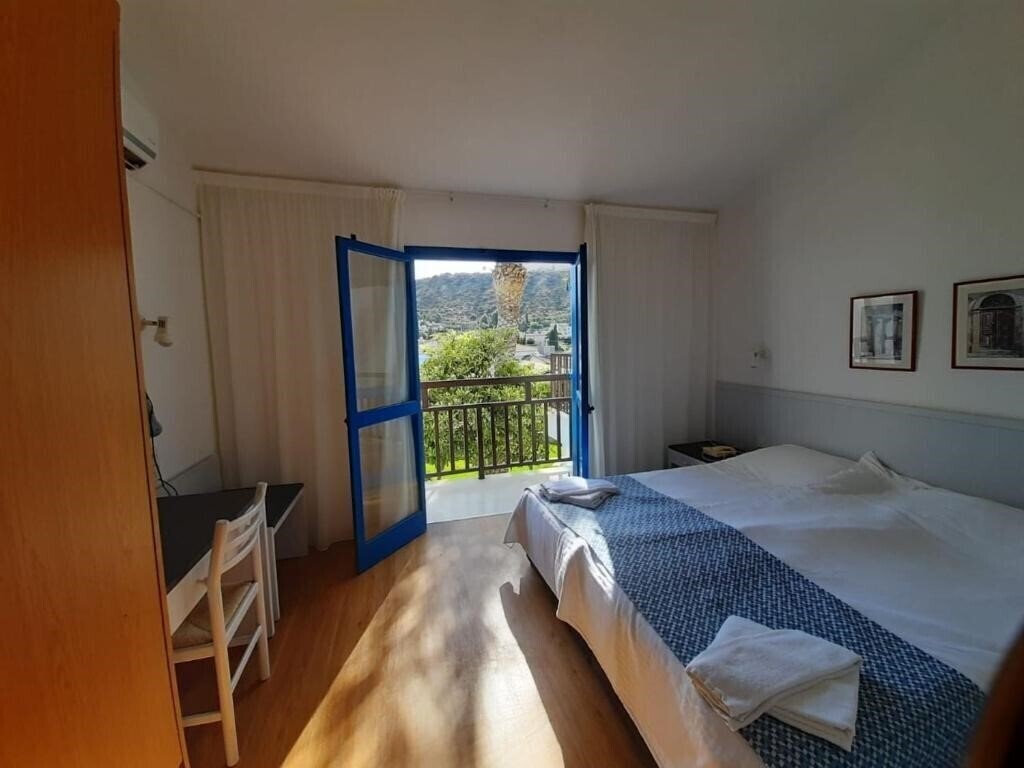 Фото Hylatio Tourist Village Apts B 3*