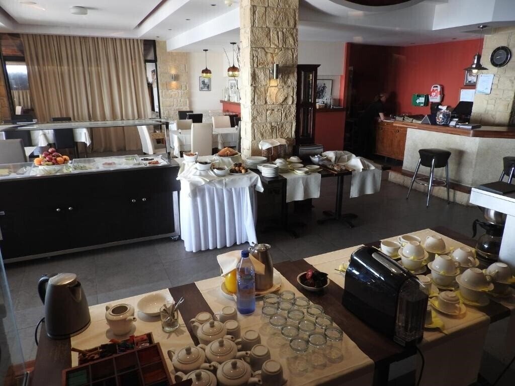 Территория Hill View Restaurant & Apartments 3*