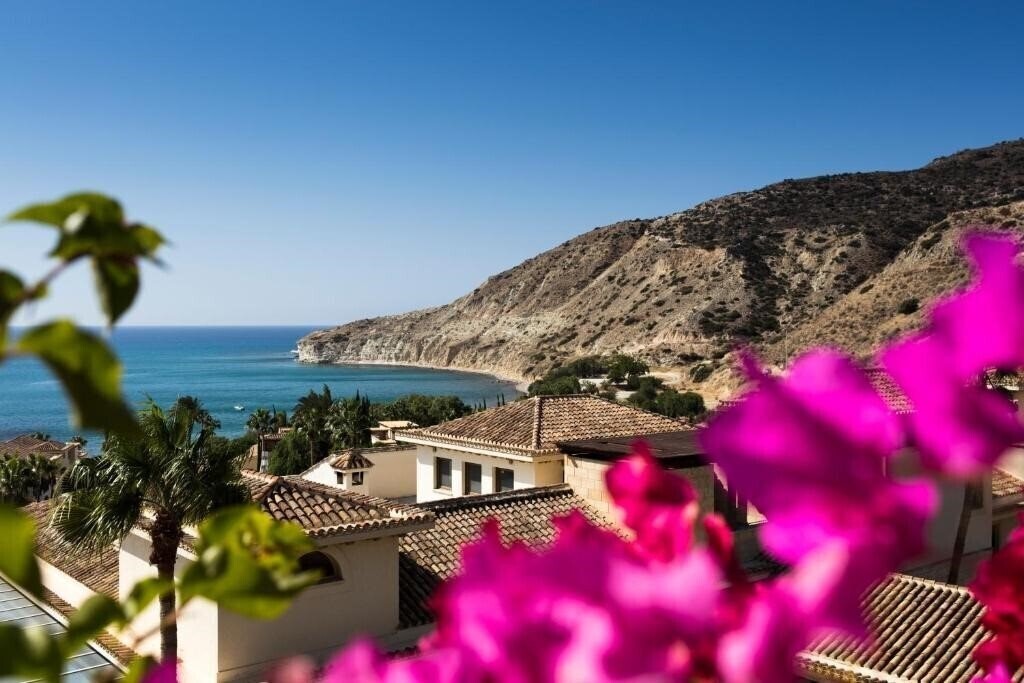 Готель Columbia Beach Hotel 4*