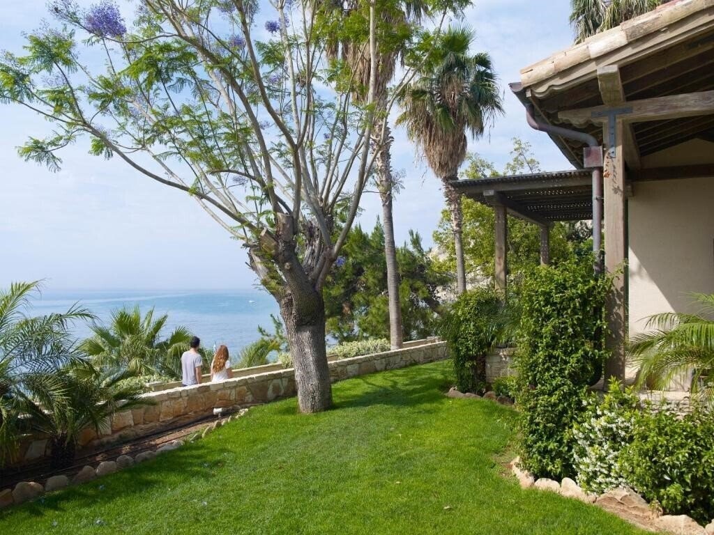 Апартаменти Columbia Beach Hotel 4*