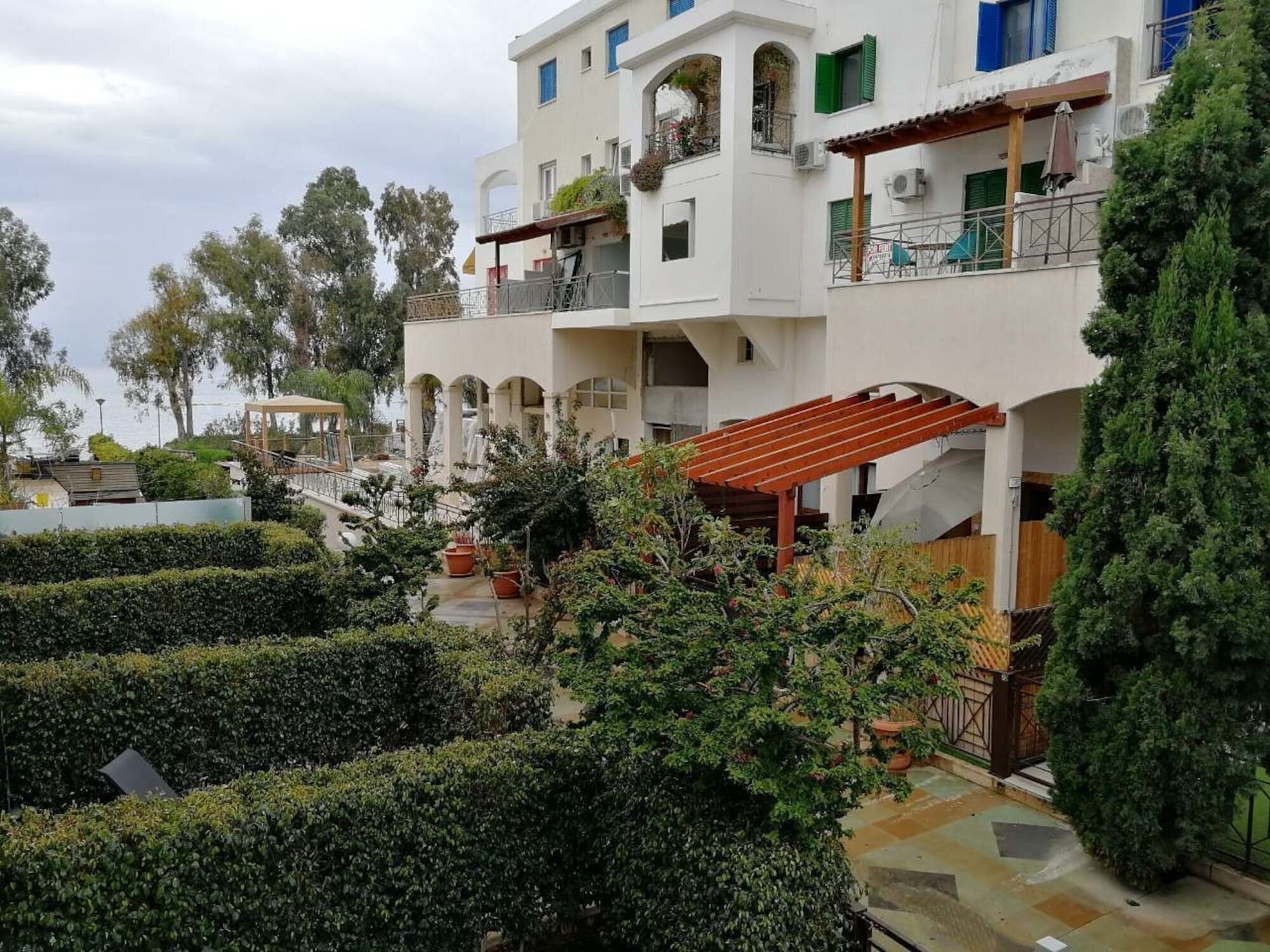 Готель V.I.P. Galatex 3*