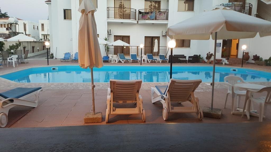 Отель Alkionest Hotel Apts апартаменты