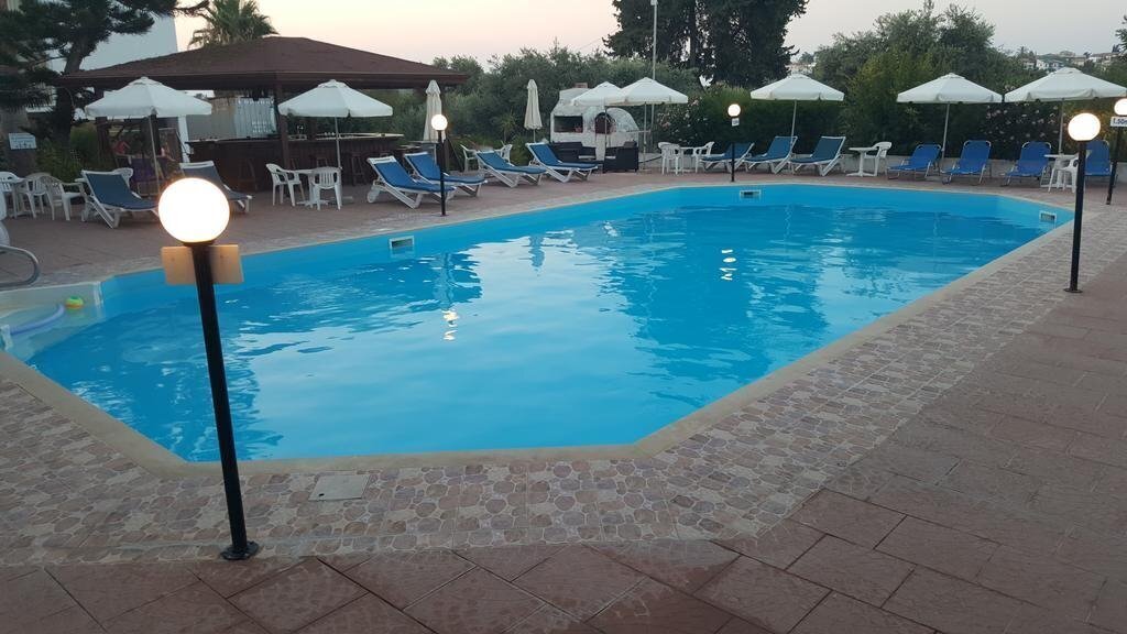 Вид Alkionest Hotel Apts апартаменты