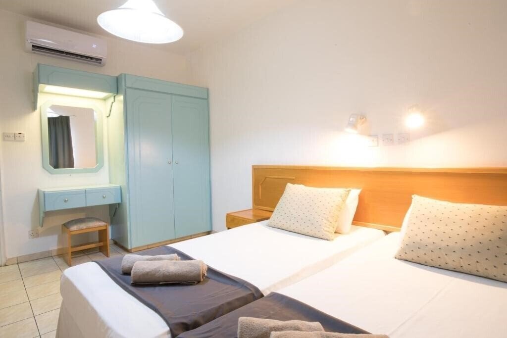 Апартаменты Debbiexenia Hotel 3*