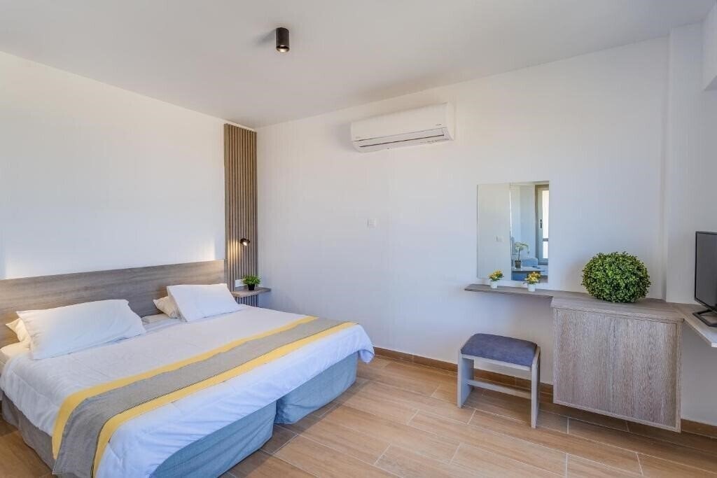 Панорама Toxotis Hotel Apts 3*