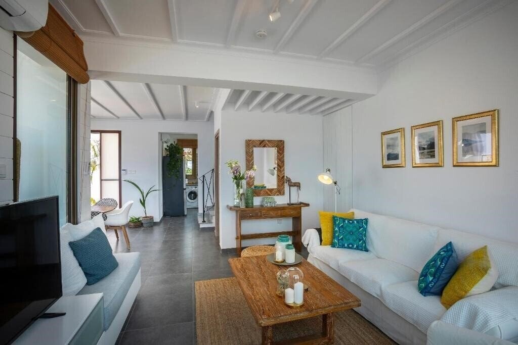 Вид Louis Chris Le Mare Villa вилла