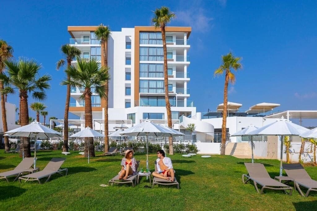 Фото Leonardo Crystal Cove Hotel & SPA 4*