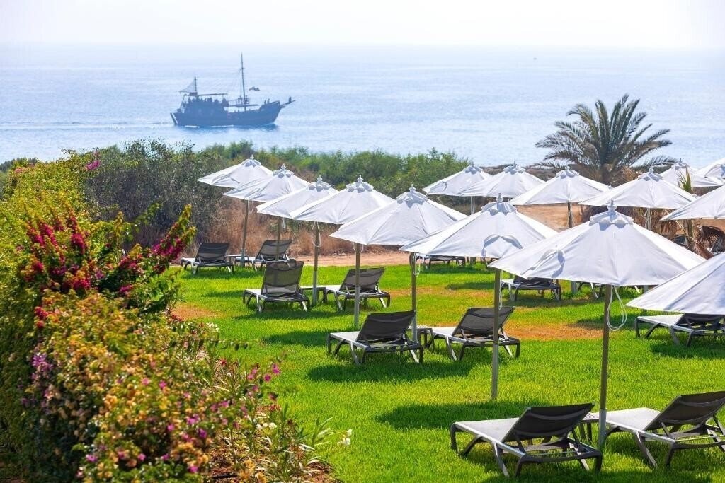 Вид Leonardo Crystal Cove Hotel & SPA 4*