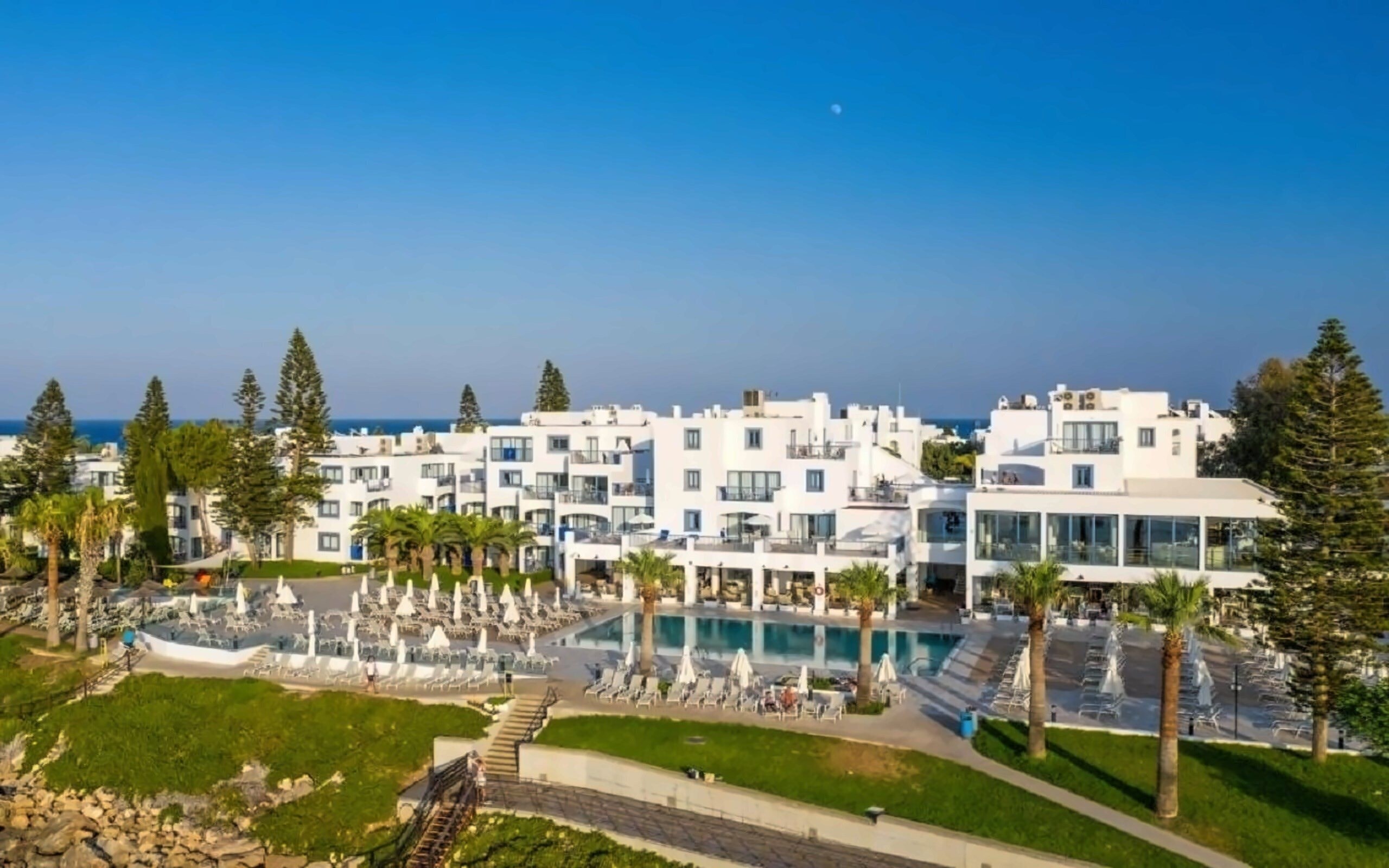 Вид Nausicaa Beach 4*