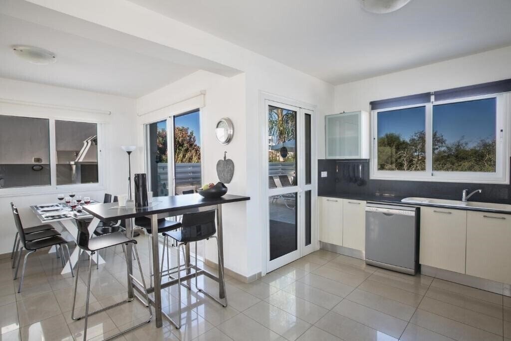 Територія Flouressia Gardens & Villas 2*