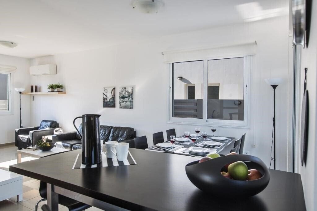 Апартаменти Flouressia Gardens & Villas 2*