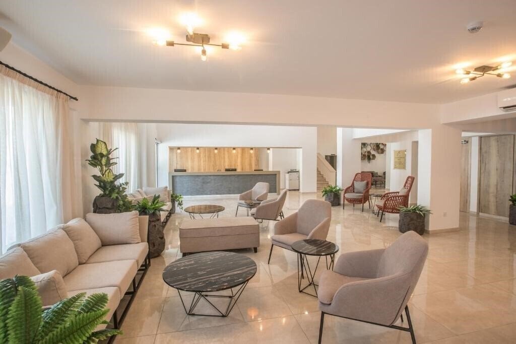 Фото Bohemian Gardens Hotel 4*