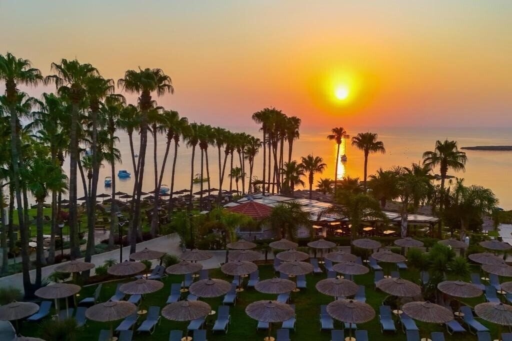 Панорама Cavo Maris Beach Hotel 4*