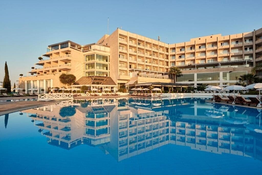 Панорама Grecian Park Hotel 5*