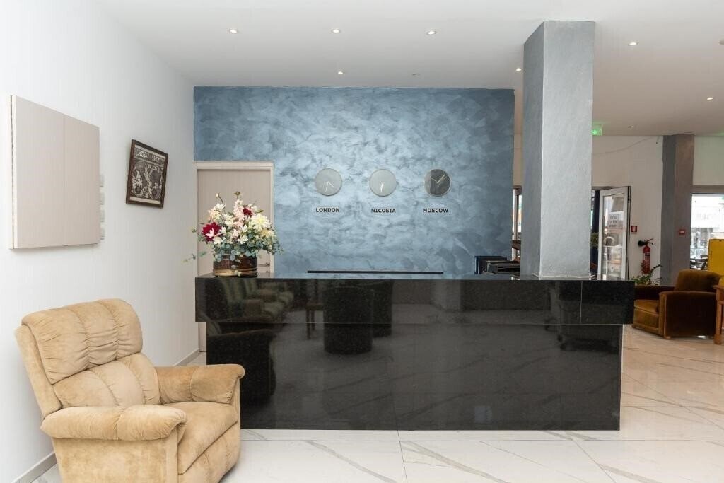 Территория Flora Hotel Apartments 4*