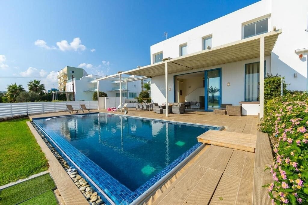 Панорама Villa Infinity Protaras 4*