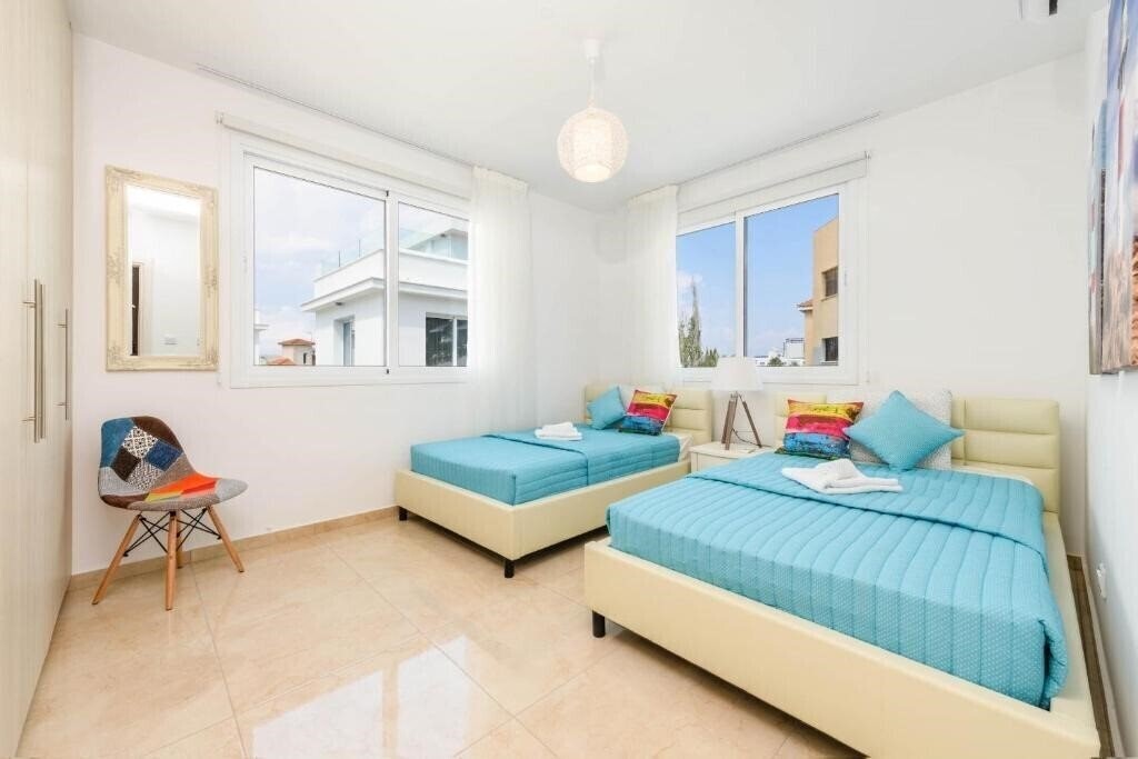 Фото Green Bay Villas 3*