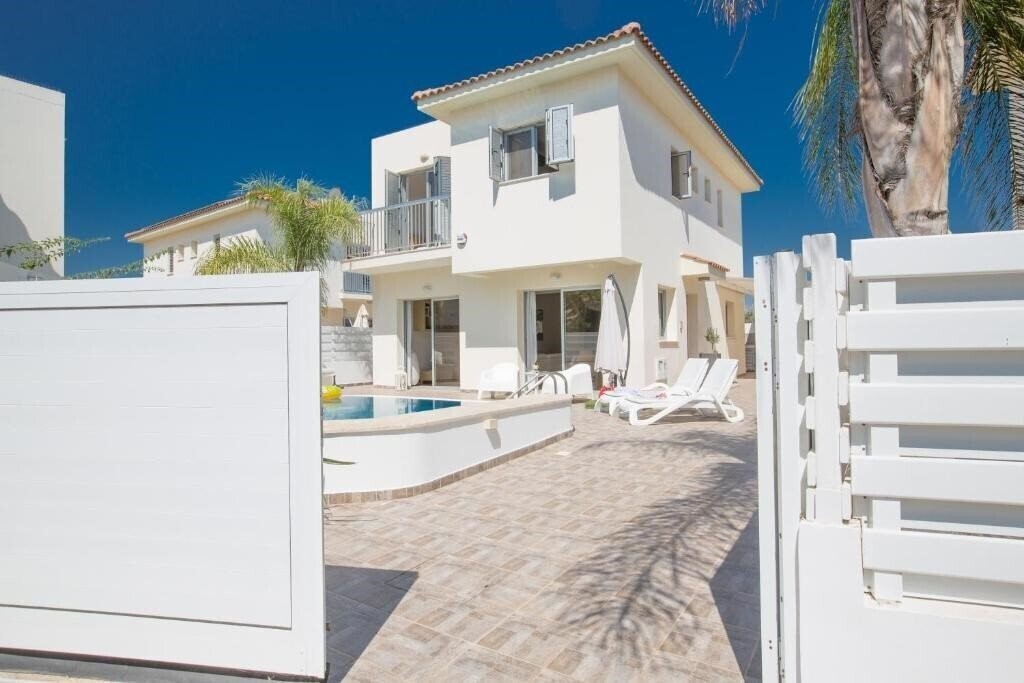 Вид Kalamies Beach Villas 3*