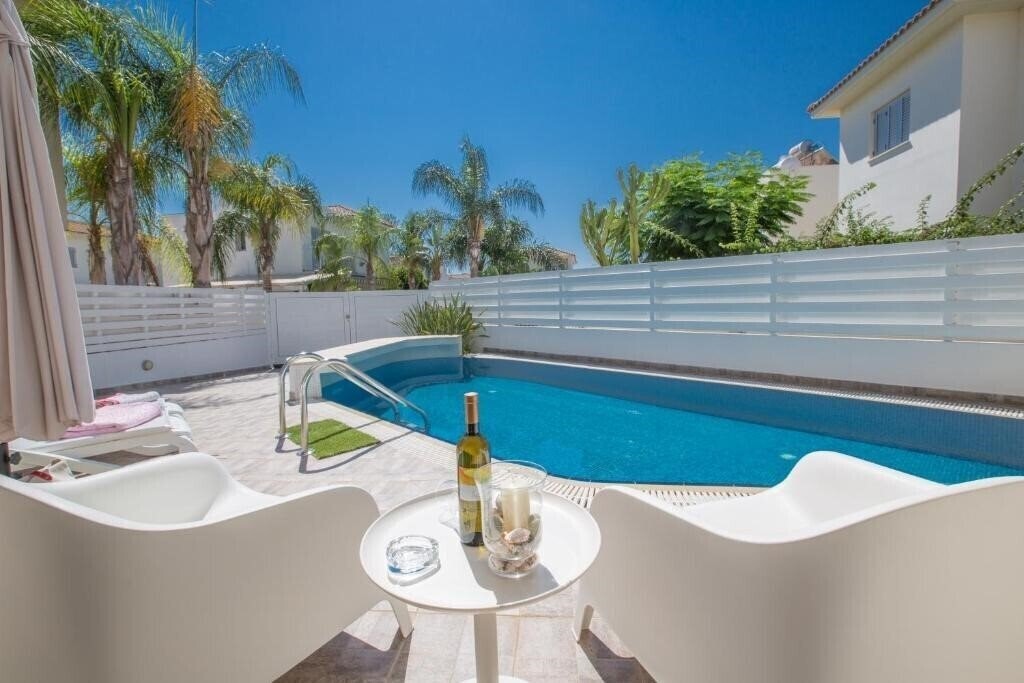 Апартаменти Kalamies Beach Villas 3*