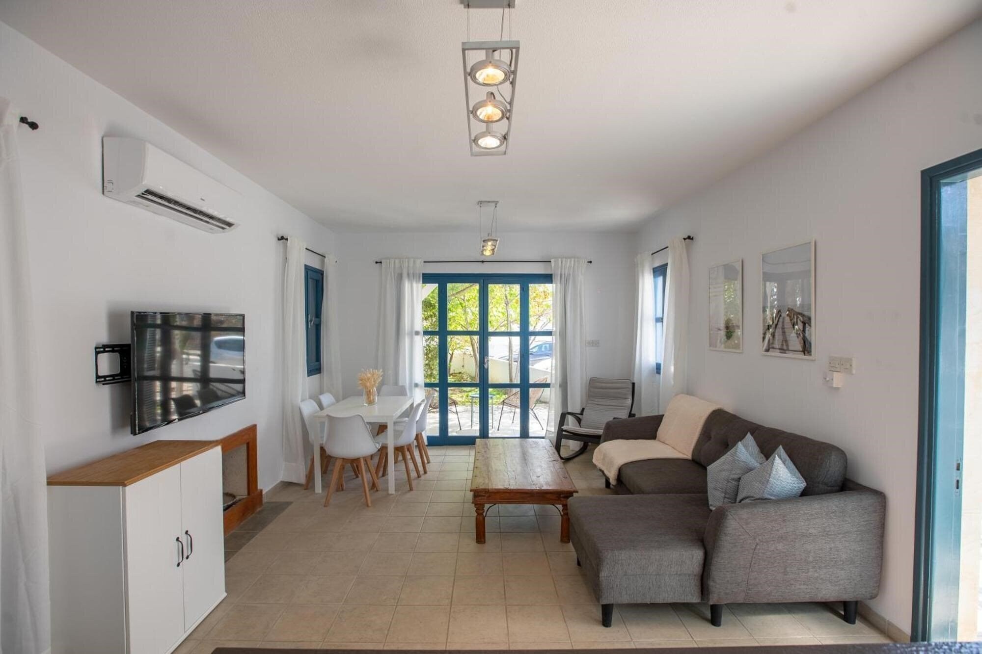 Панорама Phaedrus Living Sky Blue Residence 4*