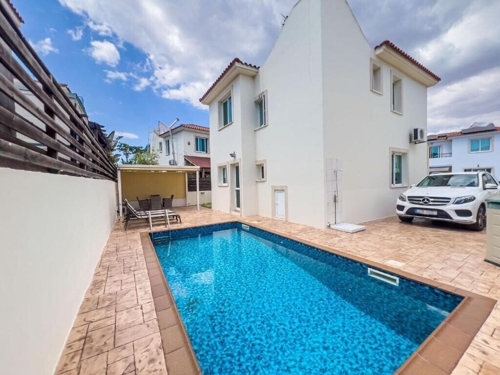 Готель Villa Ioli With Private Pool 4*