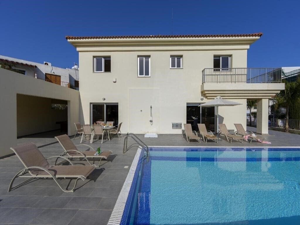 Панорама Villa Theodora 4*