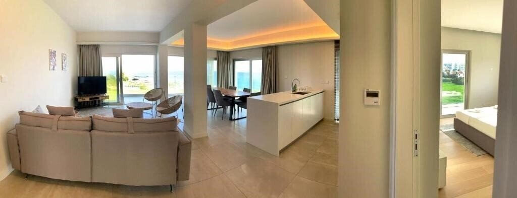 Панорама Emerald Bay Suites 4*